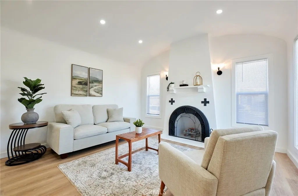 1960 W 67th, Los Angeles, California 90047 home-pic-7
