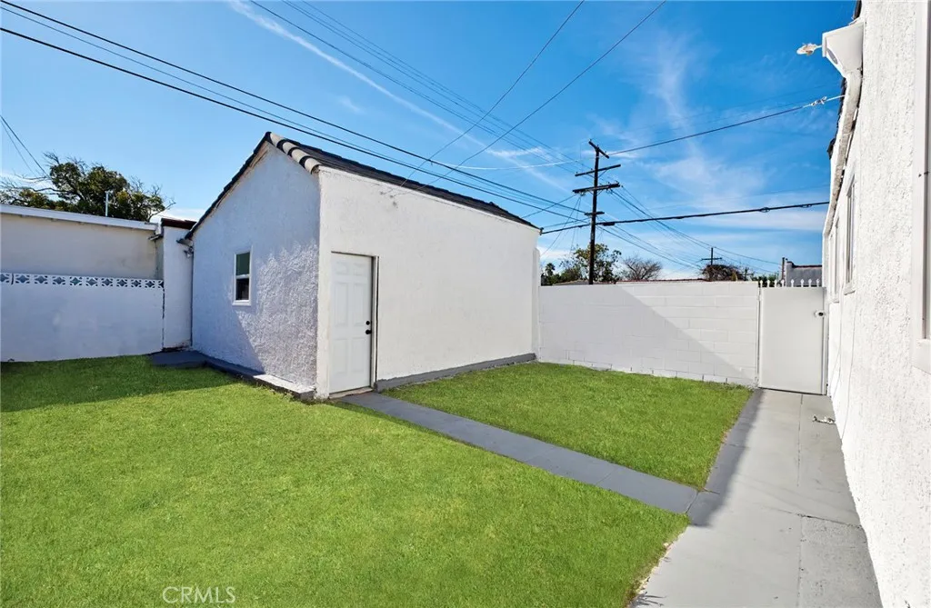 1960 W 67th, Los Angeles, California 90047 home-pic-4