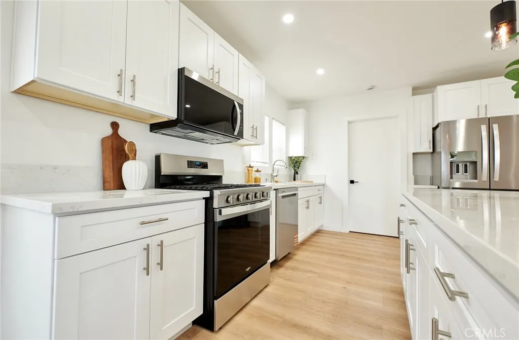 1960 W 67th, Los Angeles, California 90047 home-pic-11
