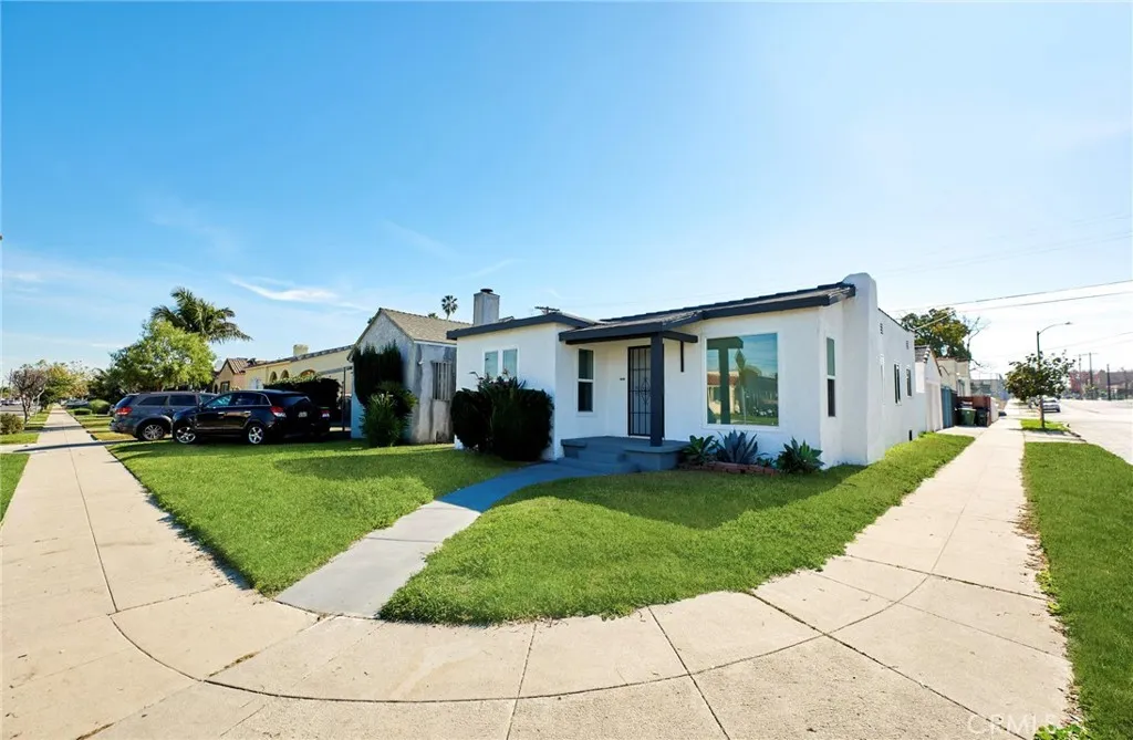 1960 W 67th, Los Angeles, California 90047 home-pic-26
