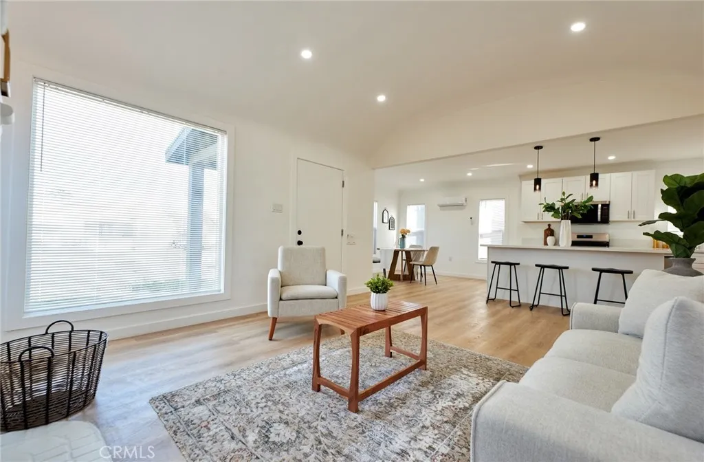 1960 W 67th, Los Angeles, California 90047 home-pic-9