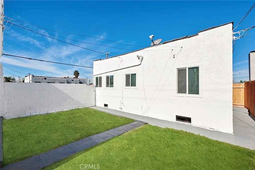 1960 W 67th, Los Angeles, California 90047 home-pic-23