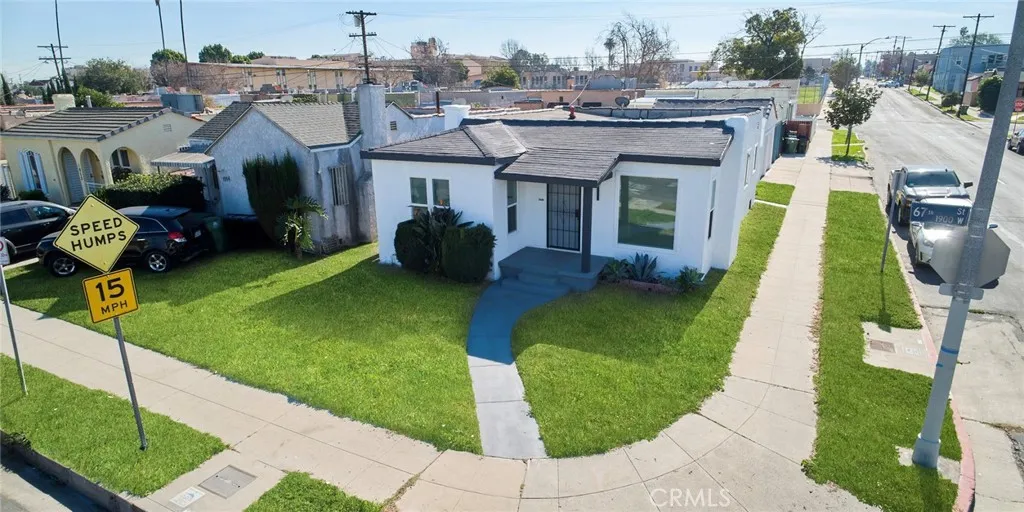 1960 W 67th, Los Angeles, California 90047 home-pic-1