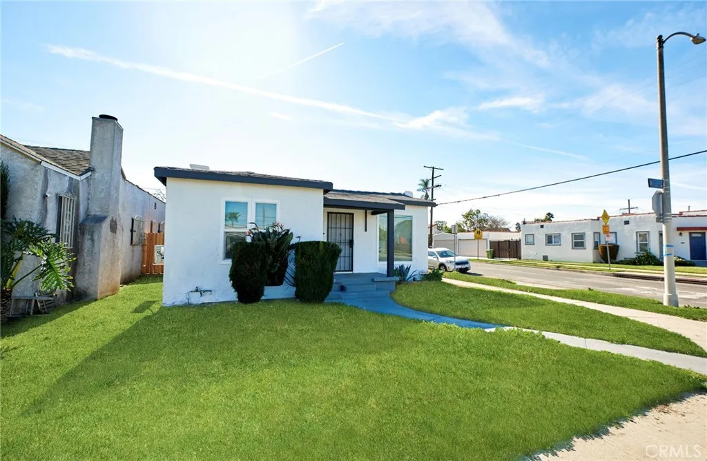 1960 W 67th, Los Angeles, California 90047 home-pic-25