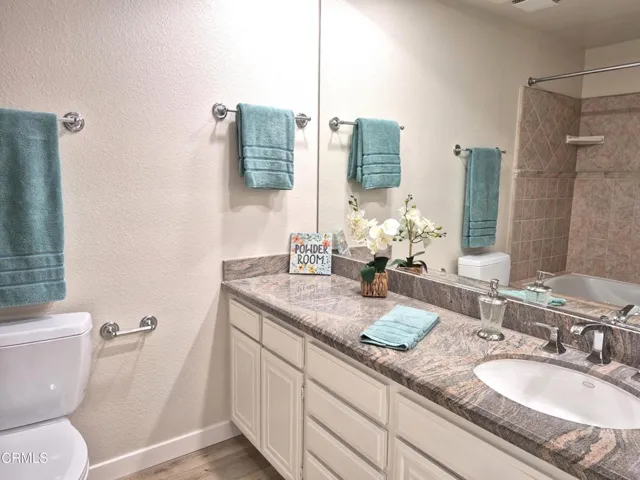 42036 Village 42 WeSellLeisureVillage (1