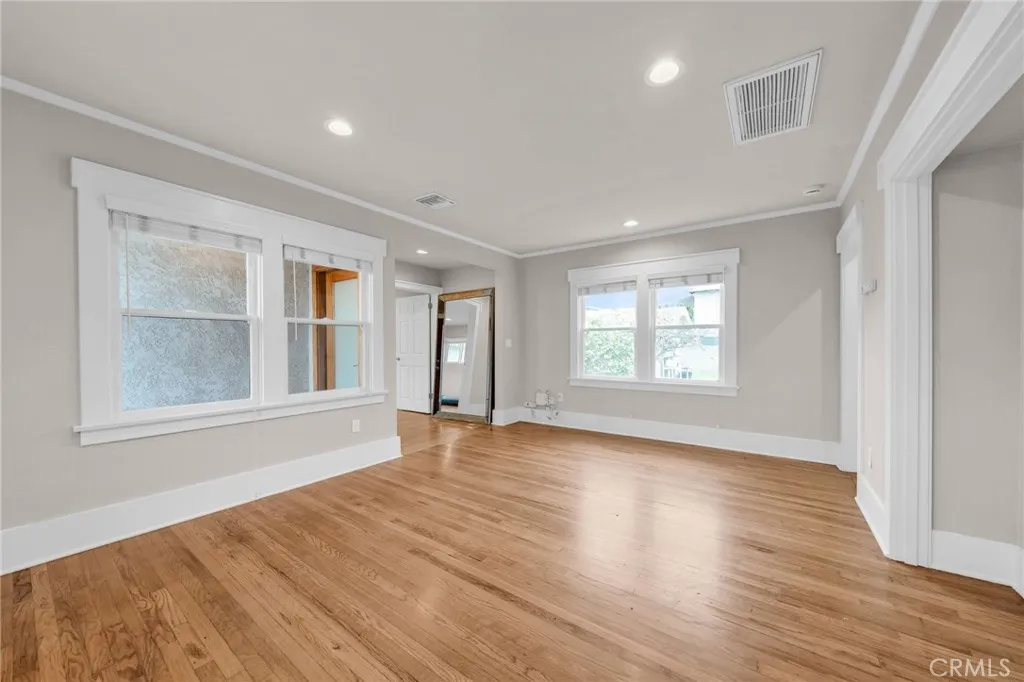gallery-image 4