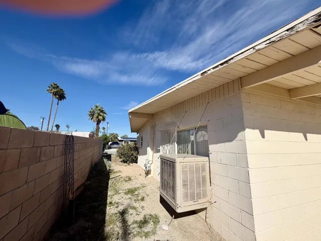 95 SIDE YARD