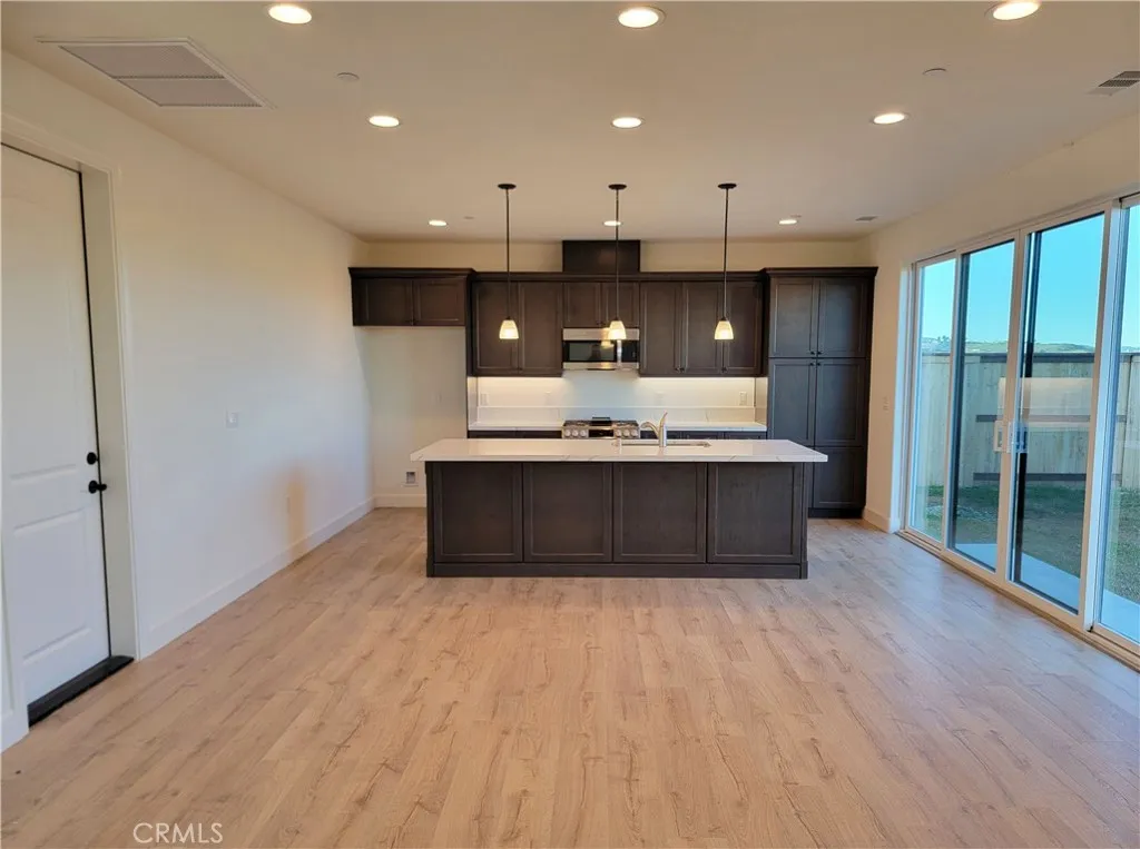 725 Manor Lane, Paso Robles, California 93446 home-pic-3