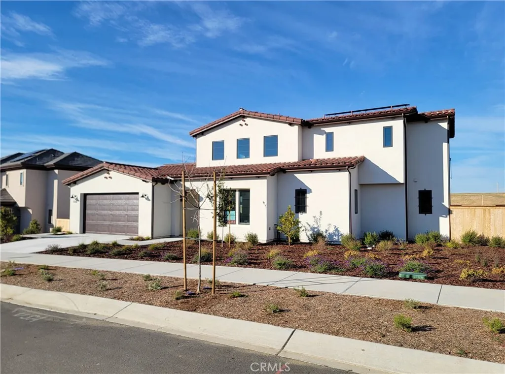 725 Manor Lane, Paso Robles, California 93446 home-pic-2