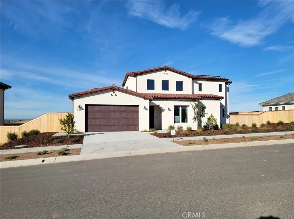 725 Manor Lane, Paso Robles, California 93446 home-pic-1