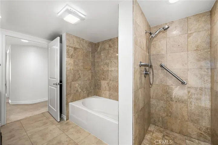 primary en-suite bathroom