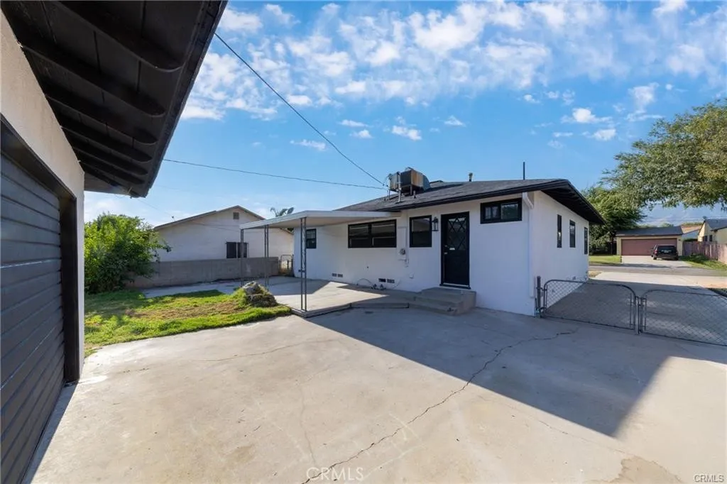 557 E Trenton, San Bernardino, California 92404 home-pic-18