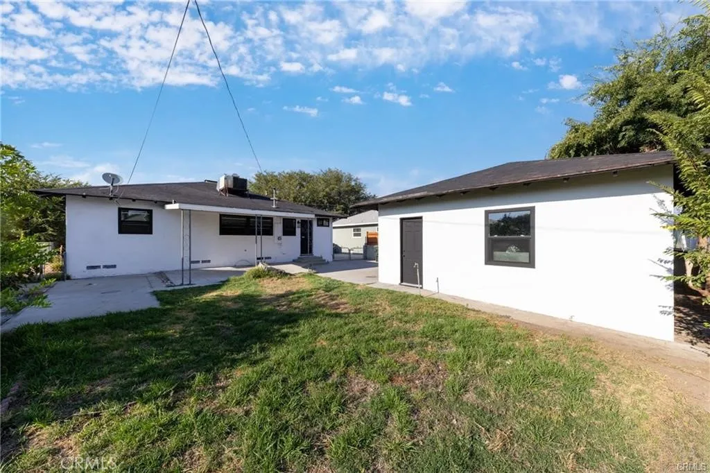 557 E Trenton, San Bernardino, California 92404 home-pic-20