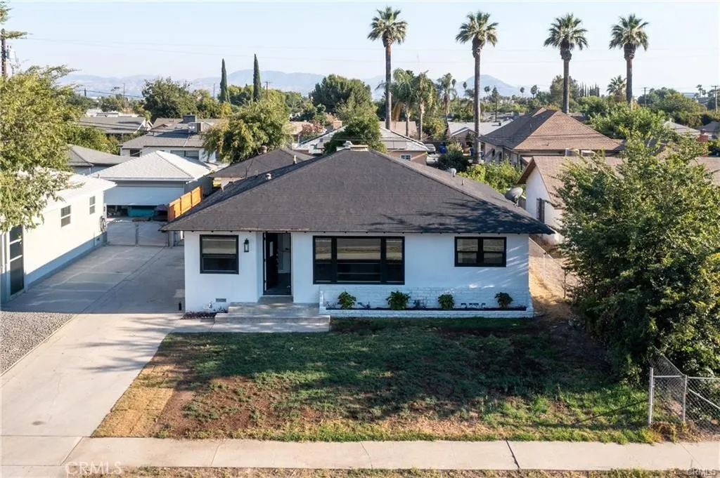 557 E Trenton, San Bernardino, California 92404 home-pic-1