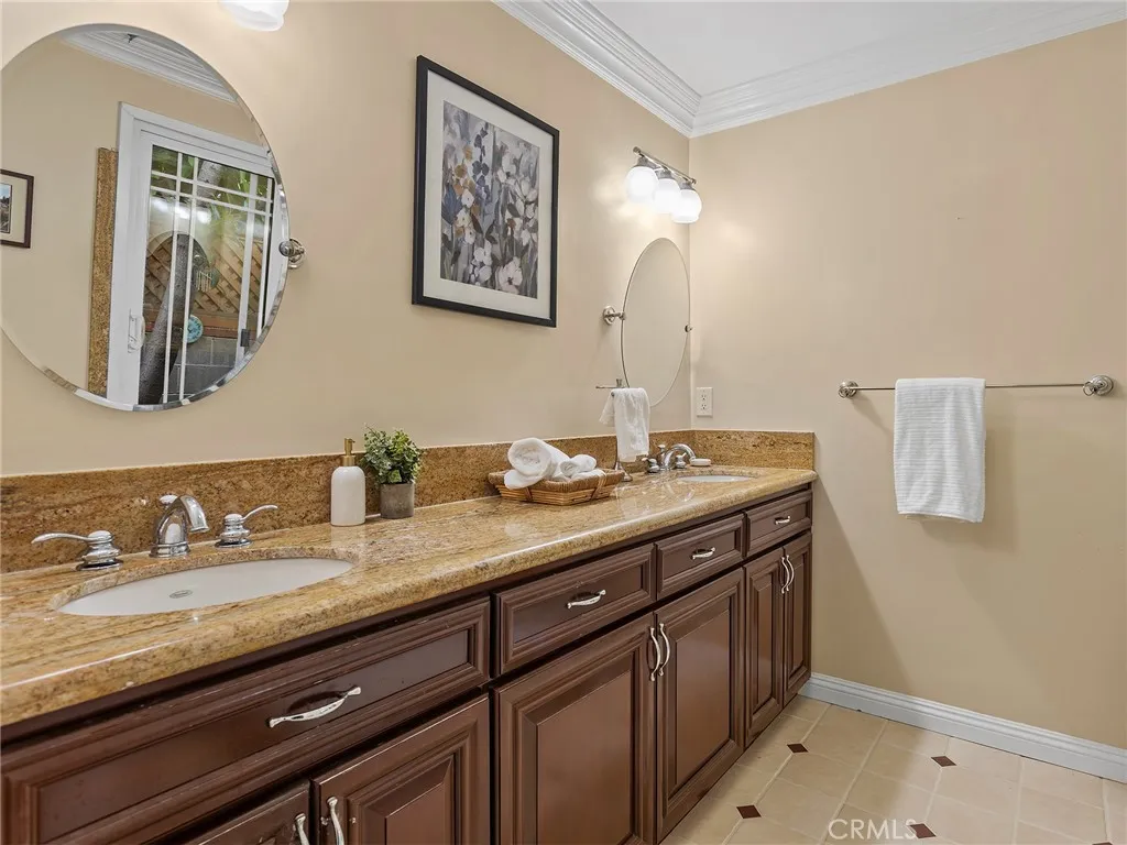 1516 N Pepper Street, Burbank, California 91505 home-pic-27