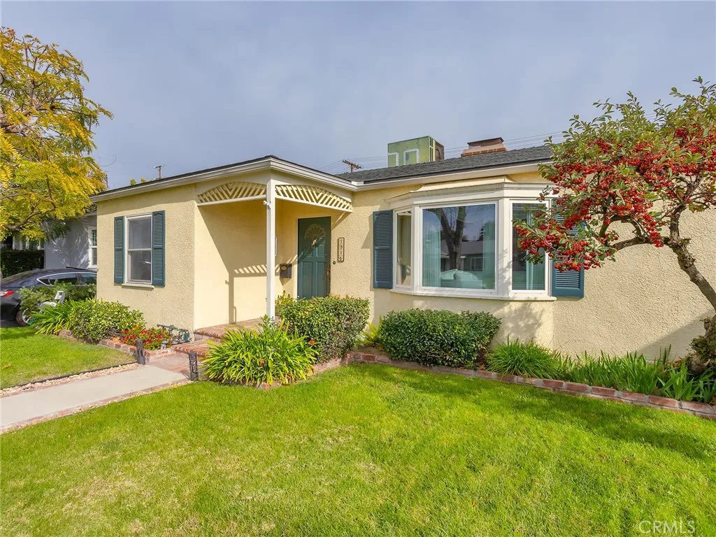 1516 N Pepper Street, Burbank, California 91505 home-pic-47