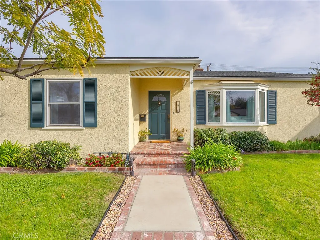 1516 N Pepper Street, Burbank, California 91505 home-pic-48