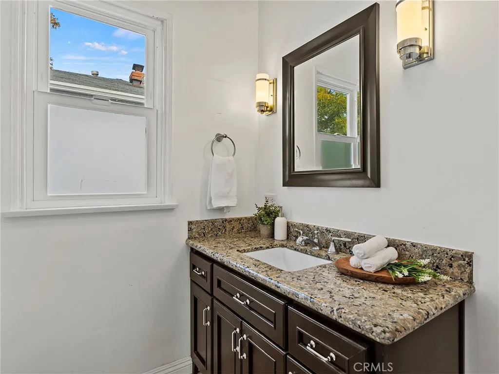 1516 N Pepper Street, Burbank, California 91505 home-pic-29