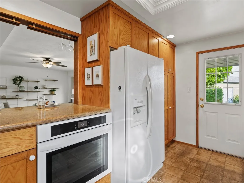 1516 N Pepper Street, Burbank, California 91505 home-pic-9