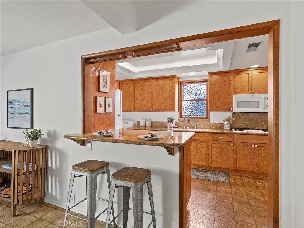 1516 N Pepper Street, Burbank, California 91505 home-pic-4