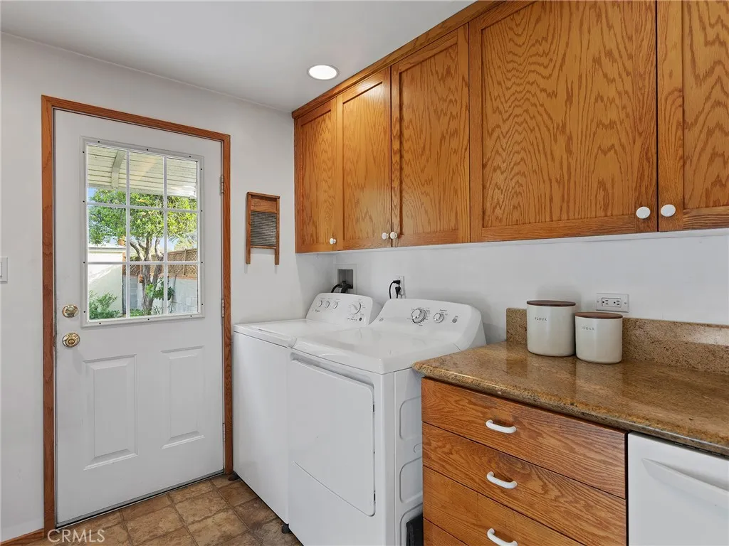 1516 N Pepper Street, Burbank, California 91505 home-pic-10