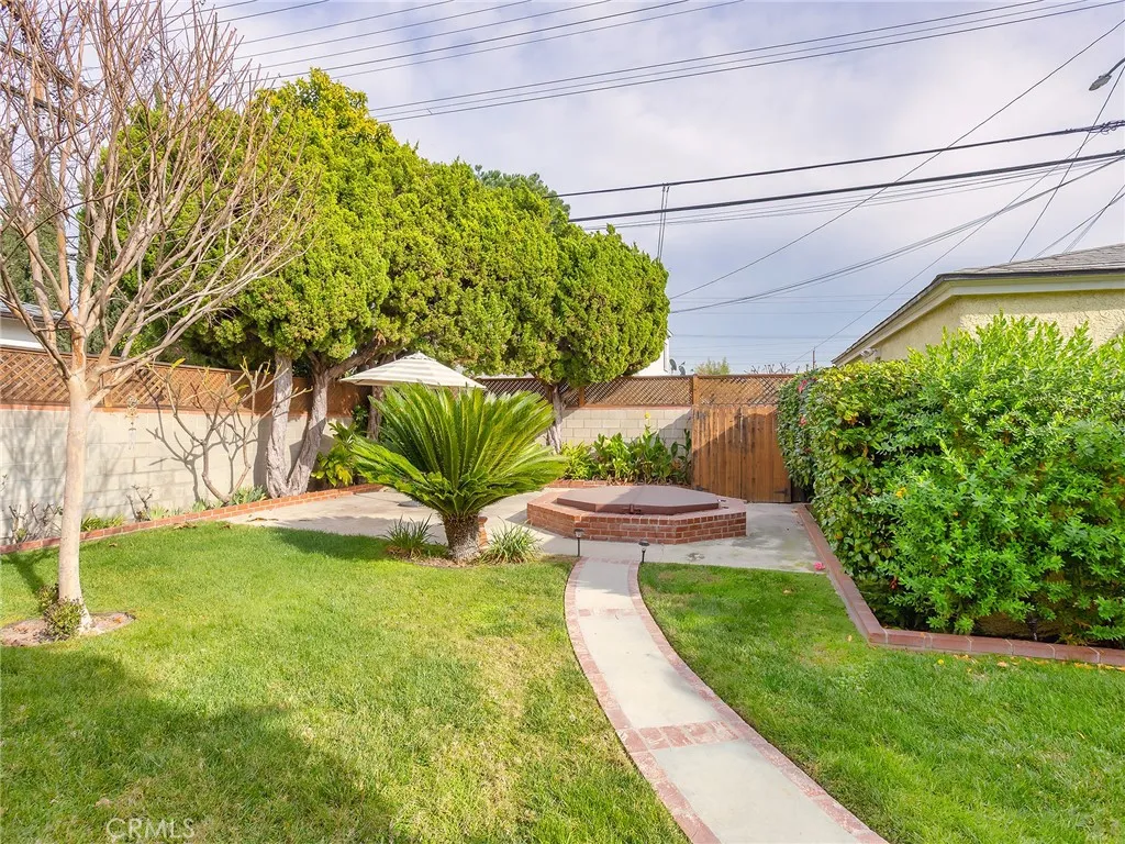 1516 N Pepper Street, Burbank, California 91505 home-pic-39
