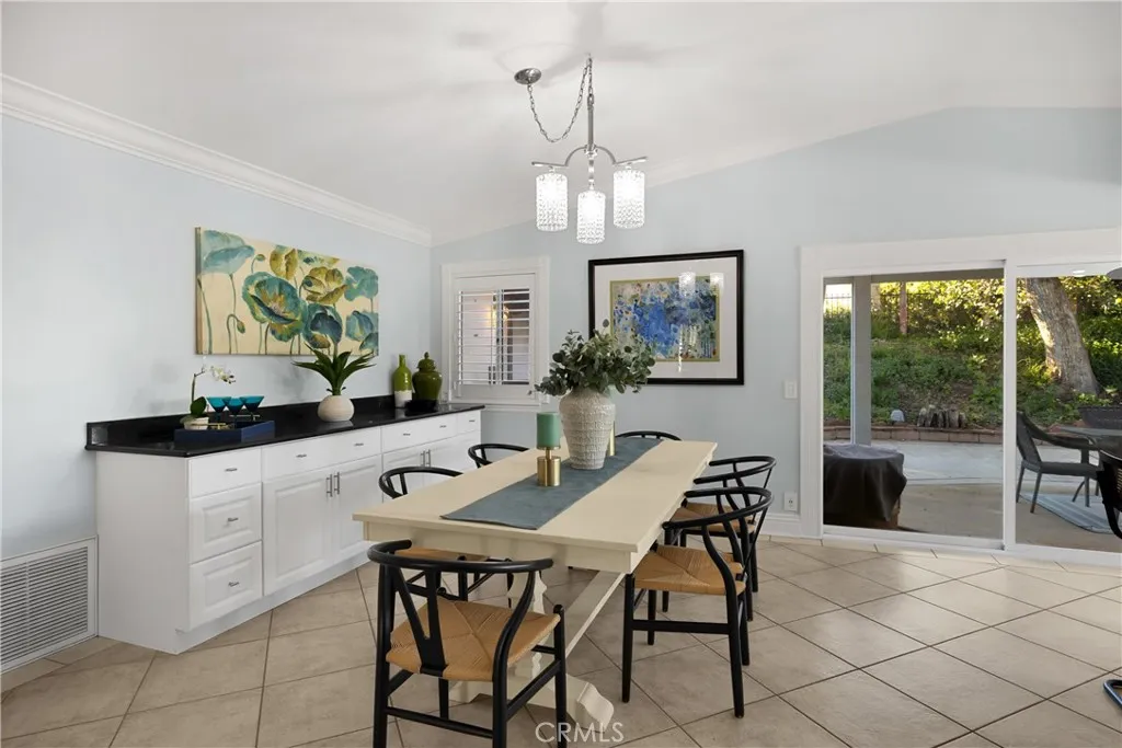 7230 Sarsaparilla Drive, Corona, California 92881 home-pic-13
