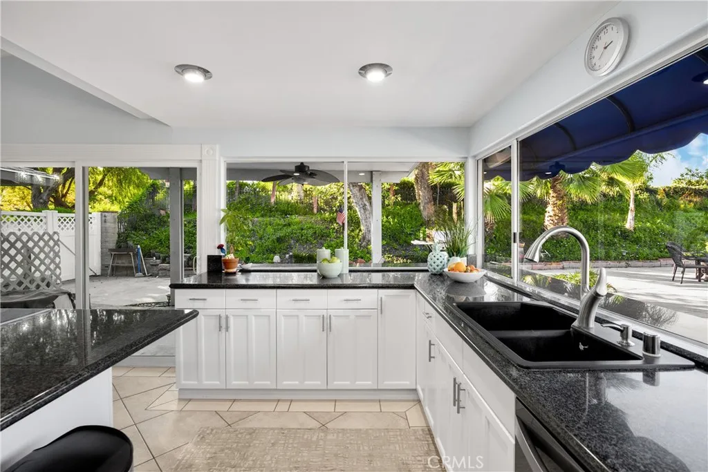 7230 Sarsaparilla Drive, Corona, California 92881 home-pic-20