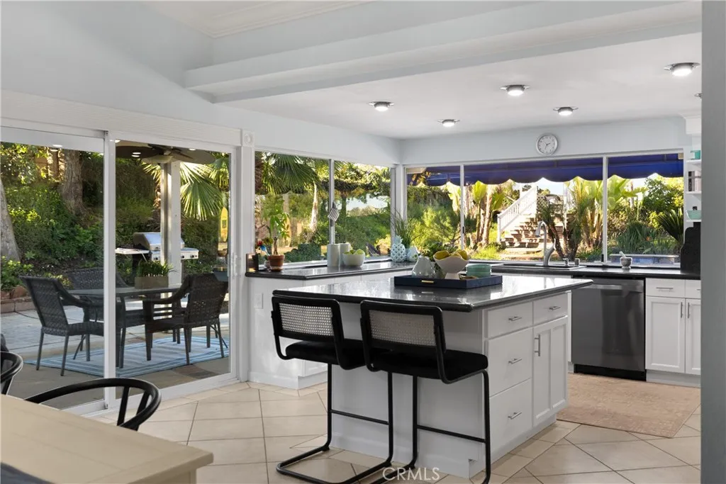7230 Sarsaparilla Drive, Corona, California 92881 home-pic-16