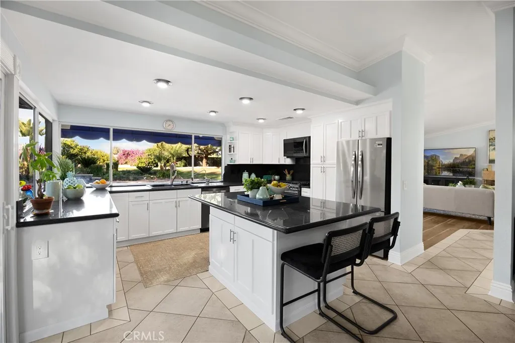 7230 Sarsaparilla Drive, Corona, California 92881 home-pic-15
