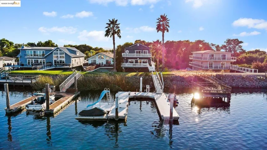 Dock can hold 38 Foot Boat