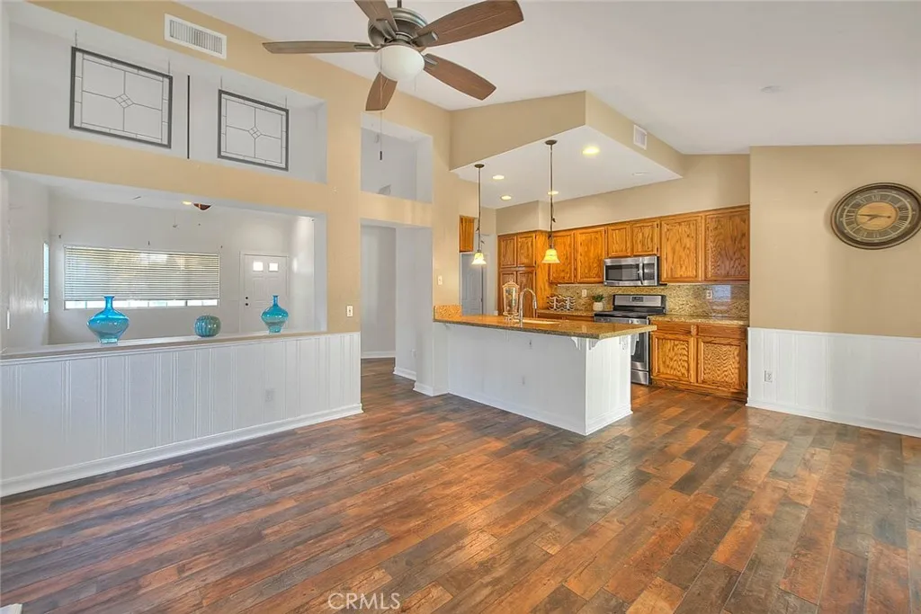29345 Breakwater, Lake Elsinore, California 92530 home-pic-4