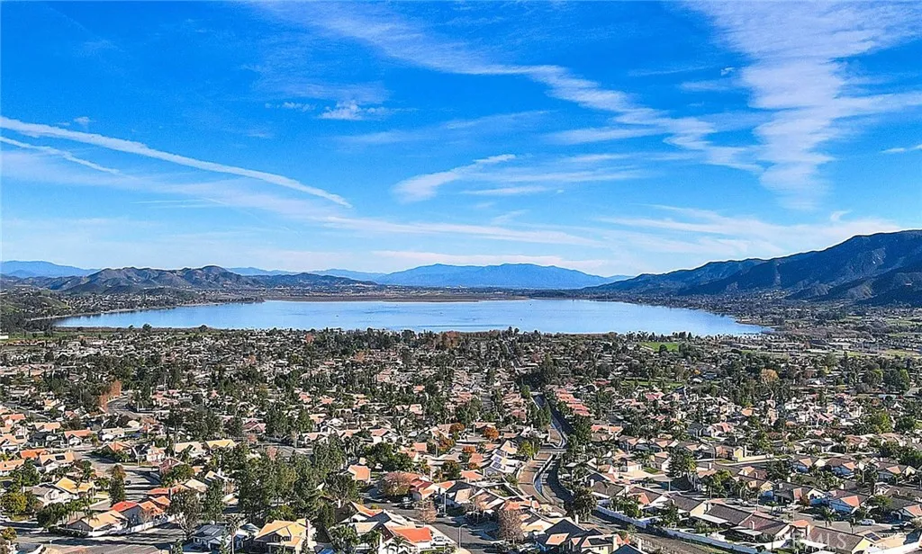 29345 Breakwater, Lake Elsinore, California 92530 home-pic-41