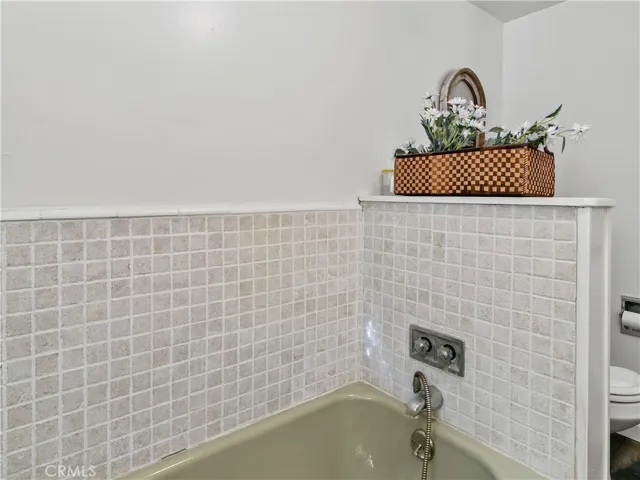 Soaking tub in 2nd bathroom