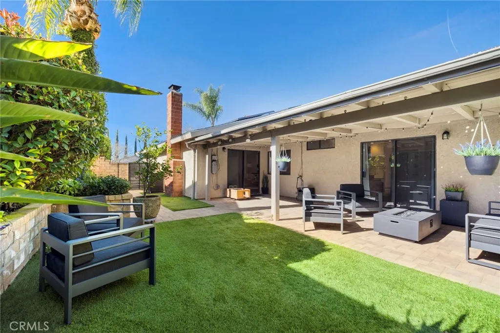 22561 Tula Drive, Saugus, California 91350 home-pic-3
