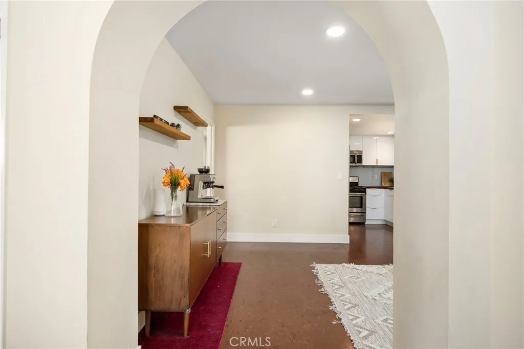 22561 Tula Drive, Saugus, California 91350 home-pic-10
