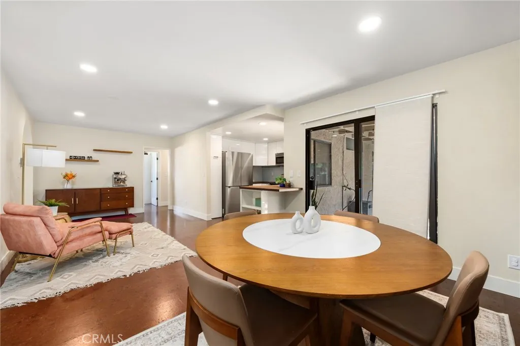 22561 Tula Drive, Saugus, California 91350 home-pic-14