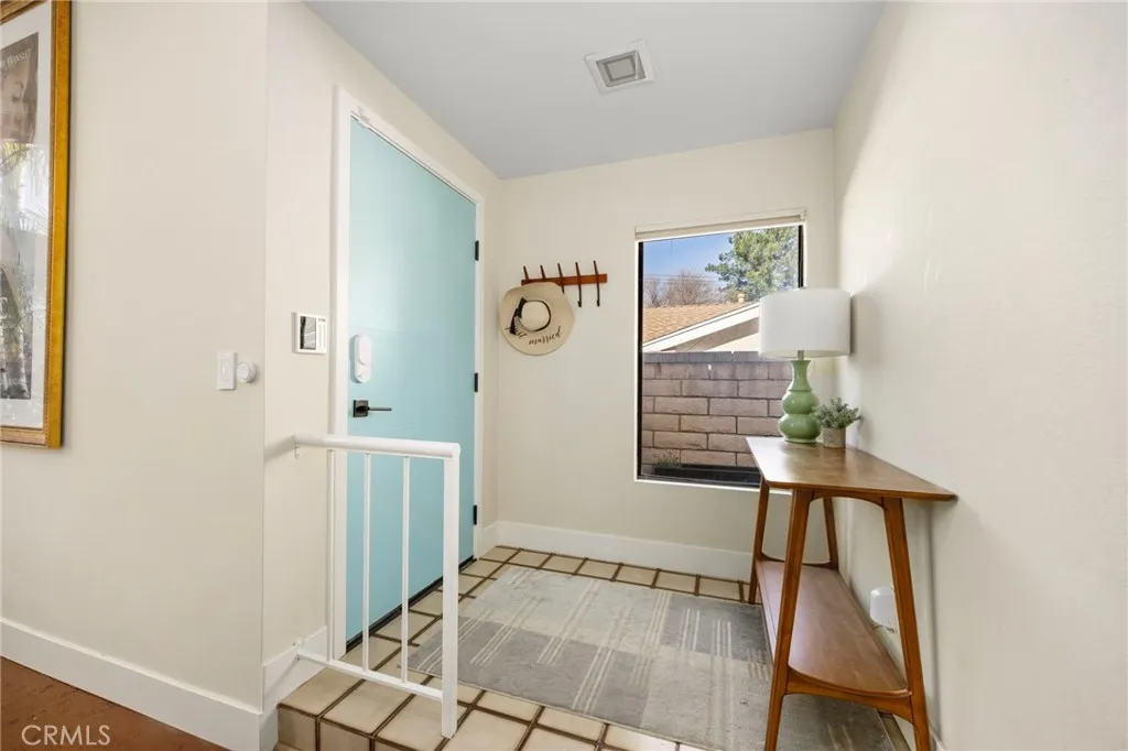 22561 Tula Drive, Saugus, California 91350 home-pic-6