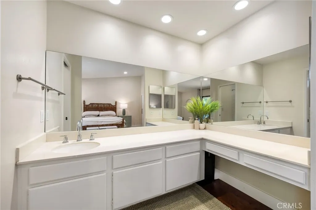 22561 Tula Drive, Saugus, California 91350 home-pic-20