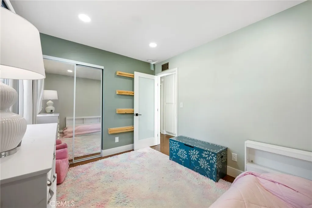 22561 Tula Drive, Saugus, California 91350 home-pic-27