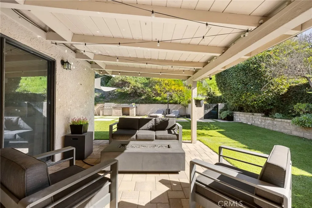 22561 Tula Drive, Saugus, California 91350 home-pic-30