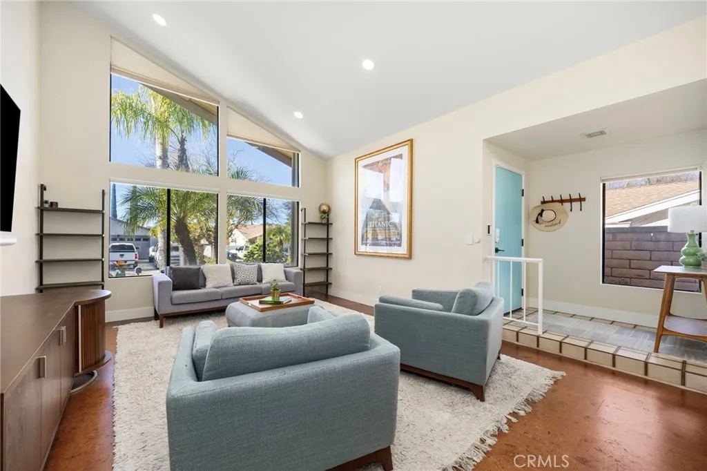22561 Tula Drive, Saugus, California 91350 home-pic-7