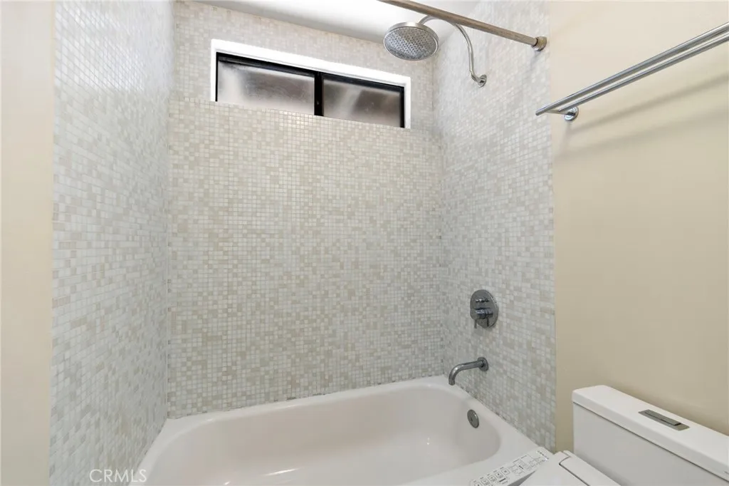 22561 Tula Drive, Saugus, California 91350 home-pic-22