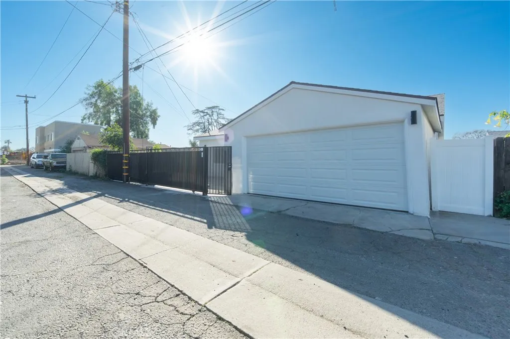 128 S Citrus Avenue, Fullerton, California 92833 home-pic-44