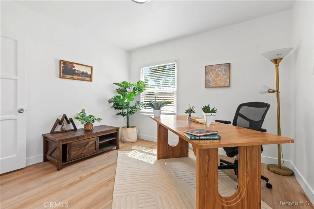 128 S Citrus Avenue, Fullerton, California 92833 home-pic-16