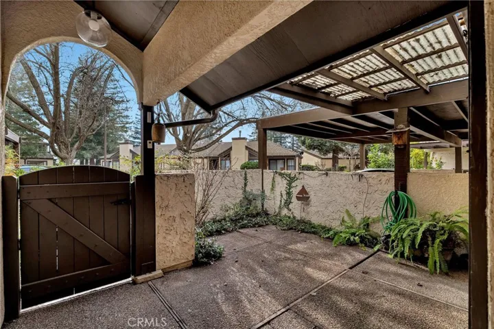 Private front patio