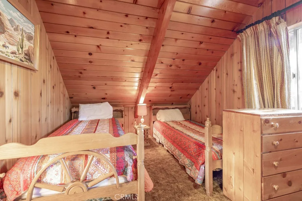 533 Villa Grove, Big Bear City, California 92314 home-pic-24