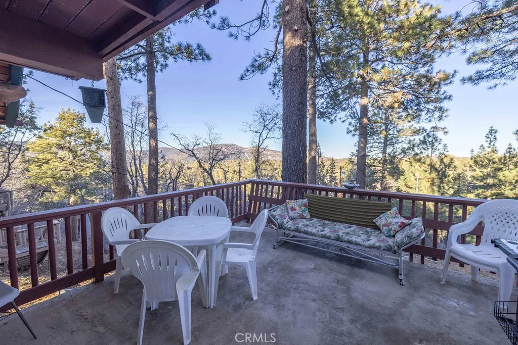 533 Villa Grove, Big Bear City, California 92314 home-pic-27