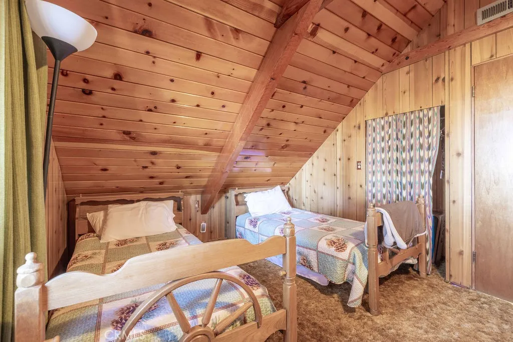 533 Villa Grove, Big Bear City, California 92314 home-pic-20