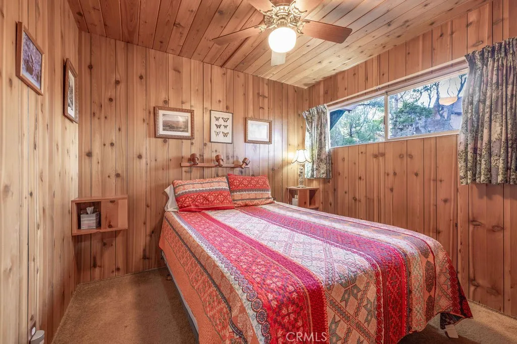 533 Villa Grove, Big Bear City, California 92314 home-pic-12